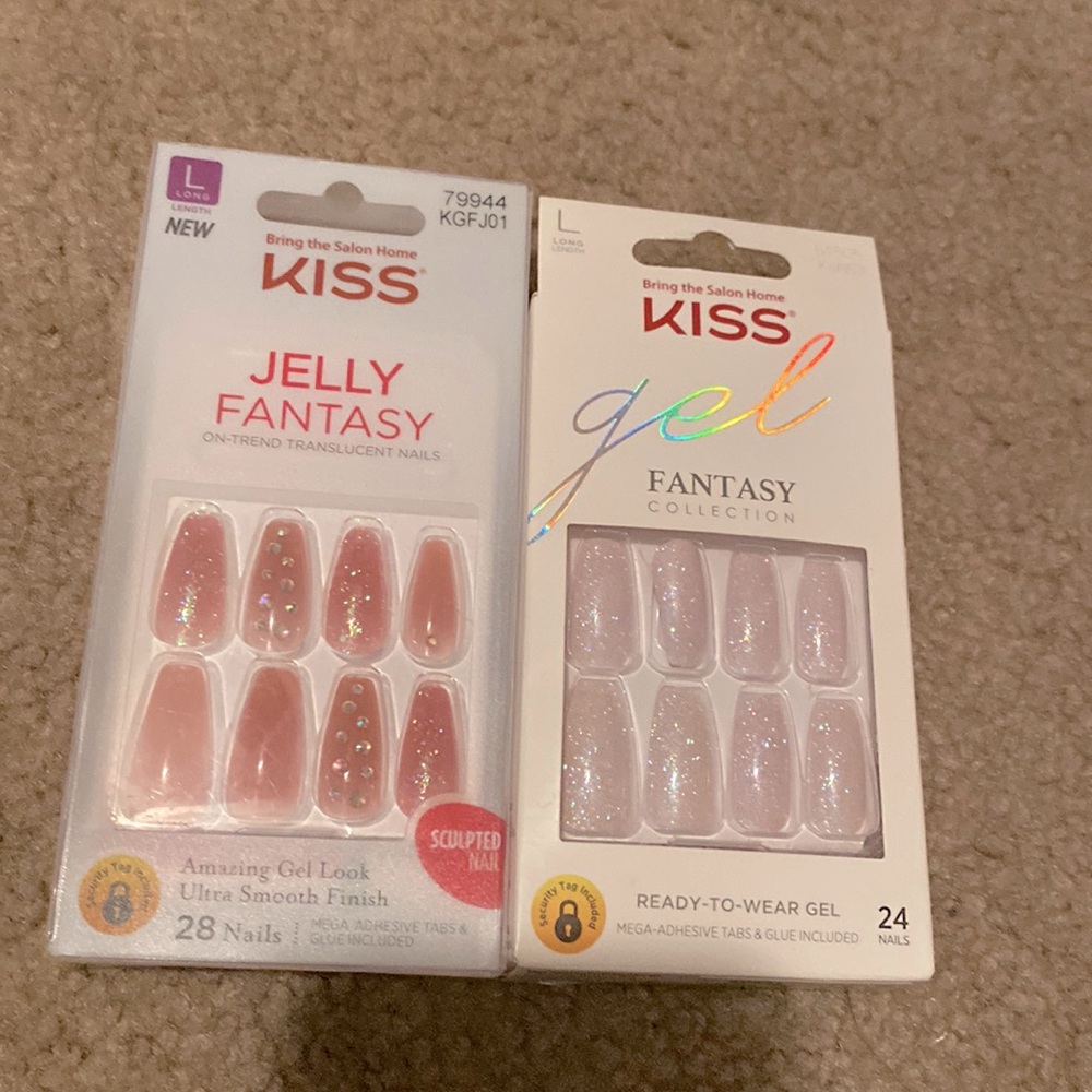 Kiss Gel Fantasy nails.